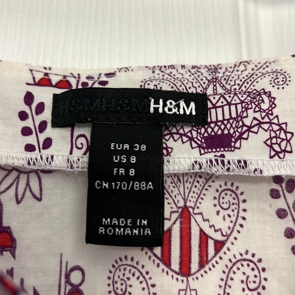 H&M adorable cotton top. Size 8 but runs - Picture 3 of 3